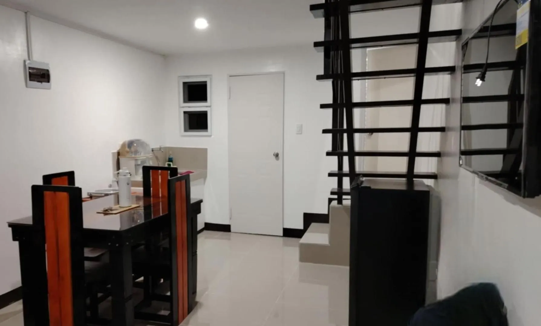 Clark International Airport Xevera Whiz Staycation Duplex Townhouse With Two Rooms Mabalacat Holiday home